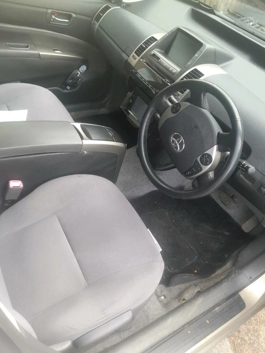 Breaking toyota prius 2008 - Image 3