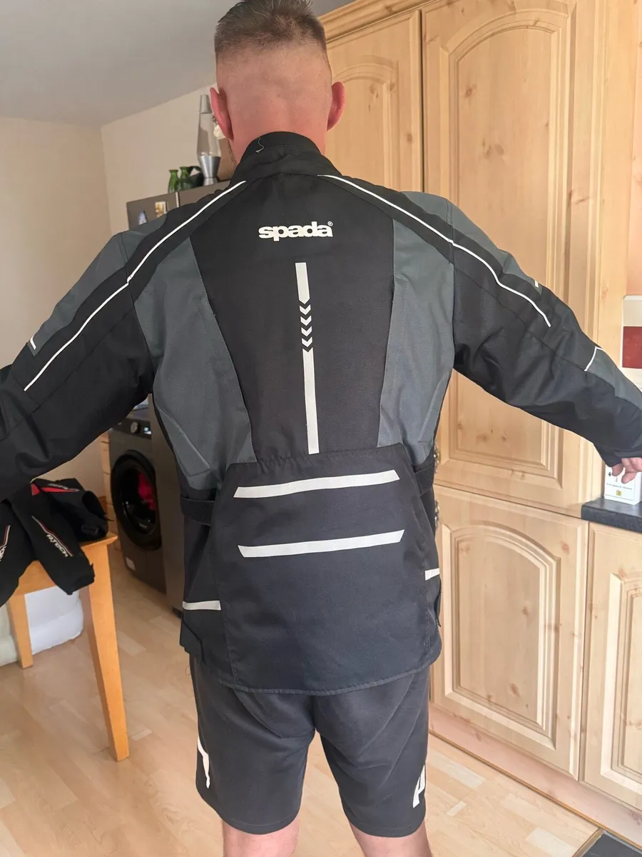 Motorcycle jackets - Image 3