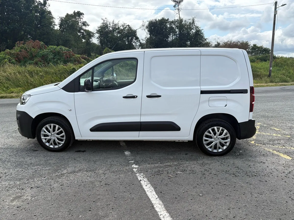 2022 (221) CITROEN BERLINGO ENTERPRISE 100BHP - Image 2