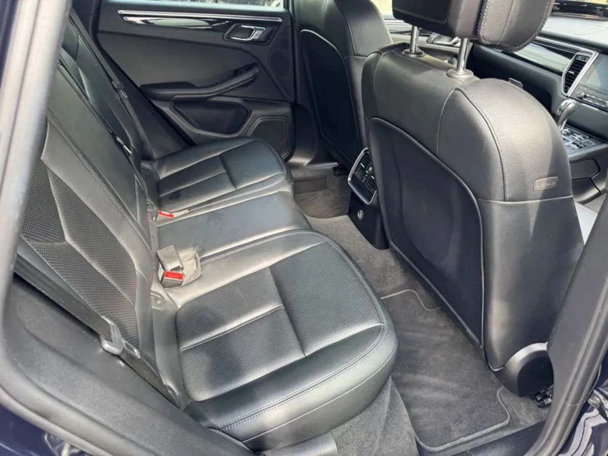 2017 Porsche Macan 3.0 Diesel V6 - Image 4