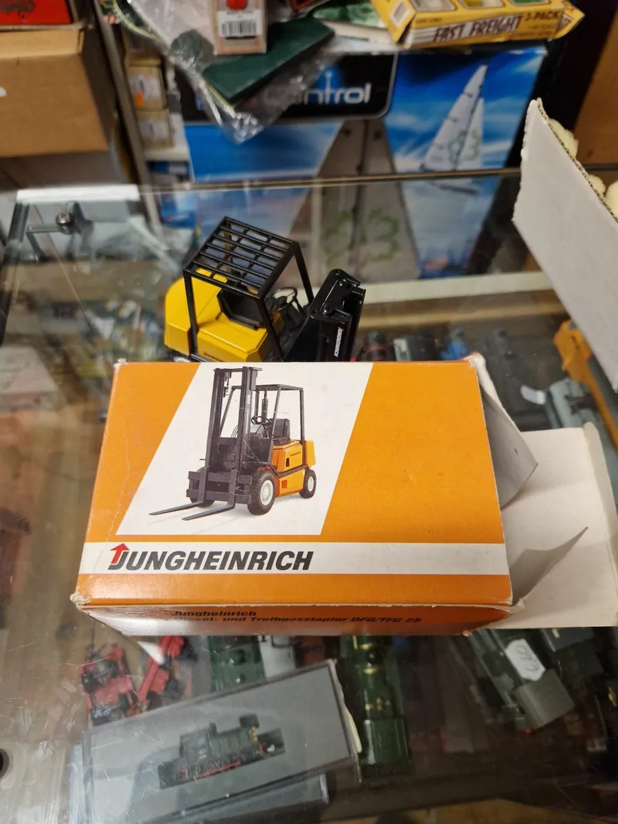 Corgi Conrad Forklift - Image 1