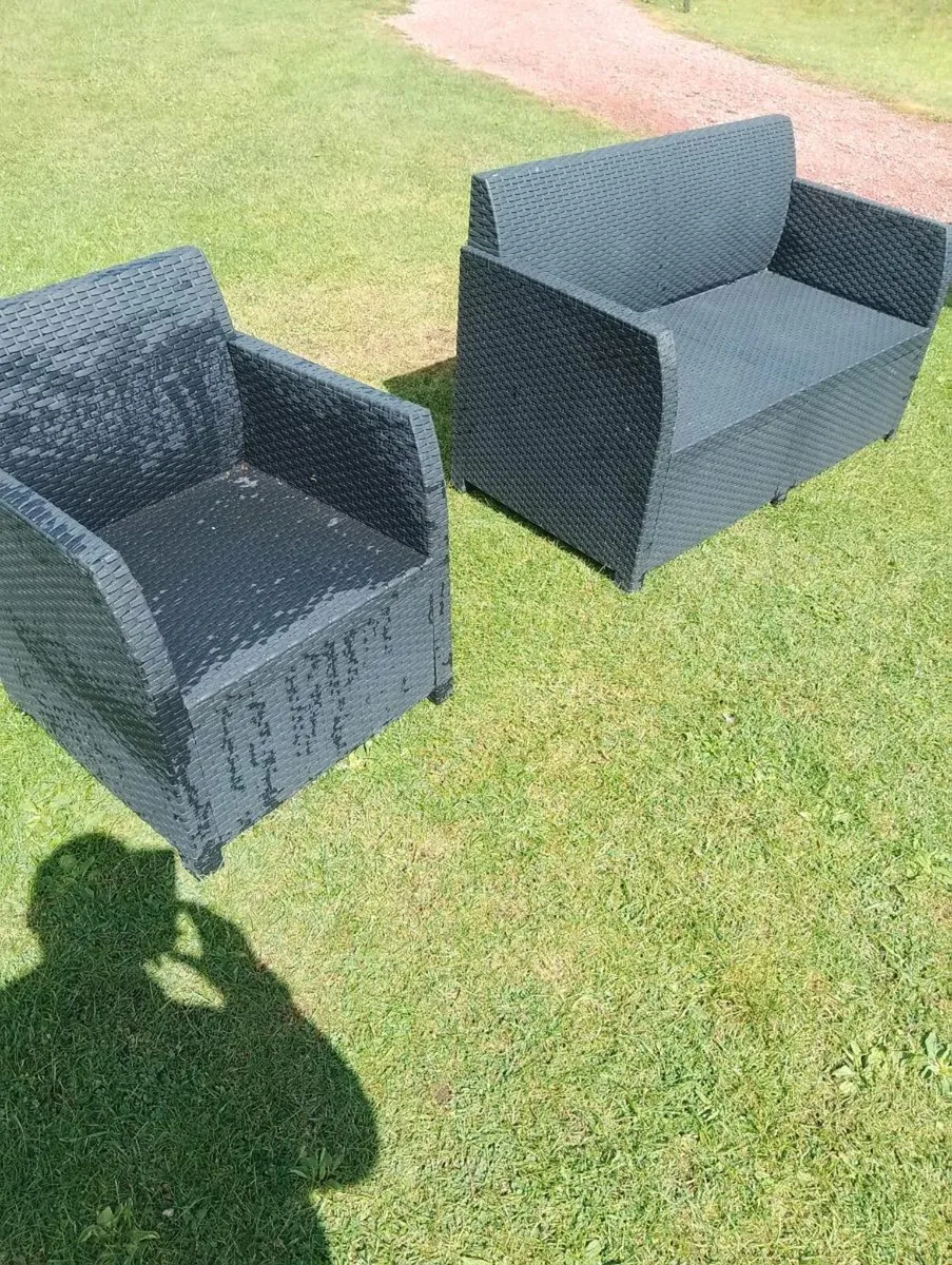 Patio furniture - Image 1
