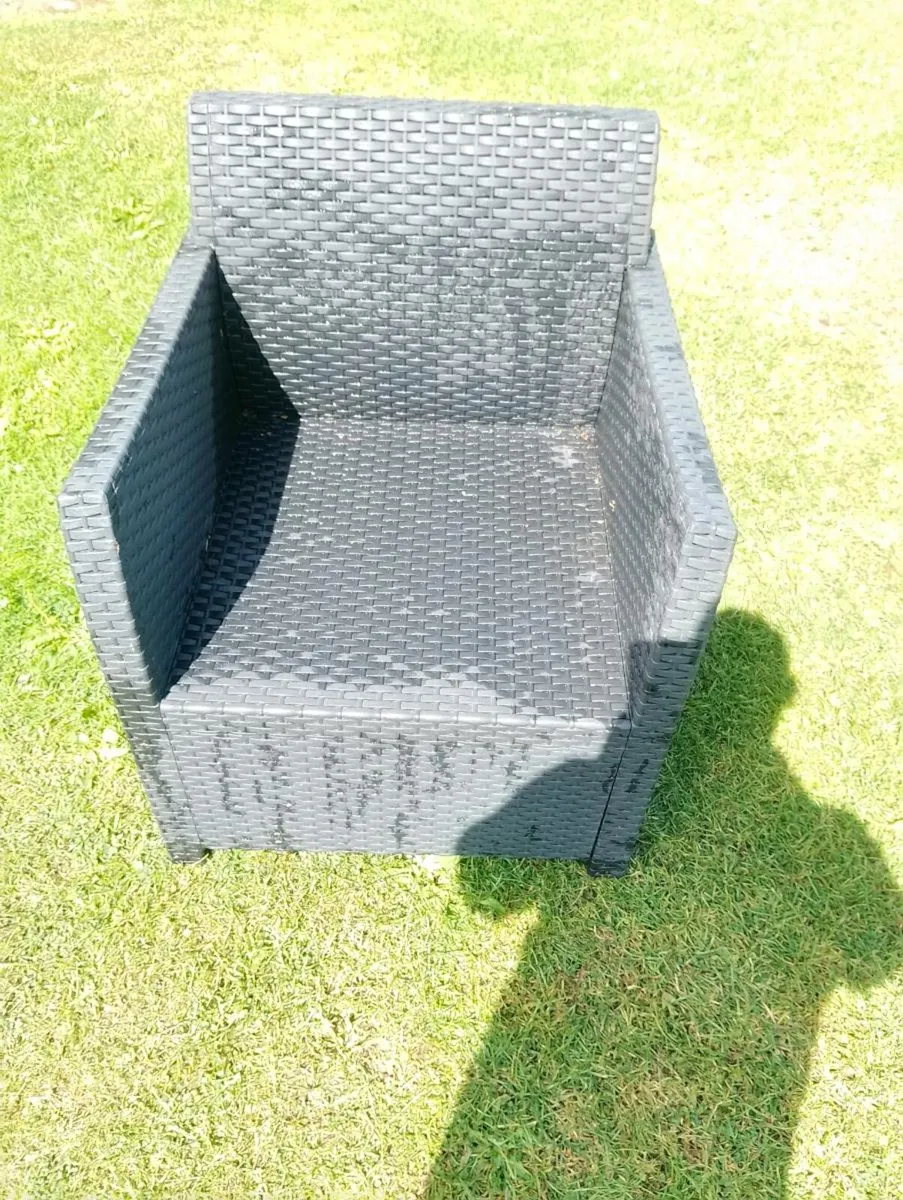 Patio furniture - Image 3