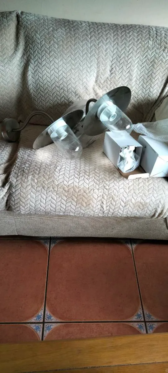 2light fitting new never used - Image 2