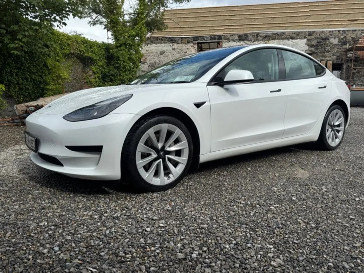 2023 Tesla Model 3 RWD 1 Owner - Image 4