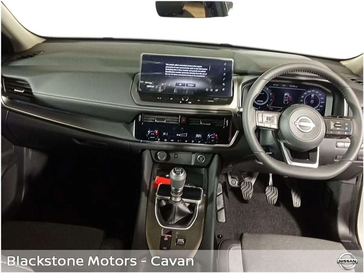 Nissan QASHQAI 1.3 PET Mild Hybrid SV Premium - Image 2