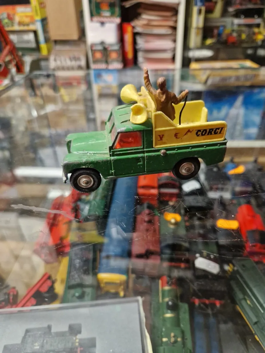 Corgi Publicity Landrover - Image 1
