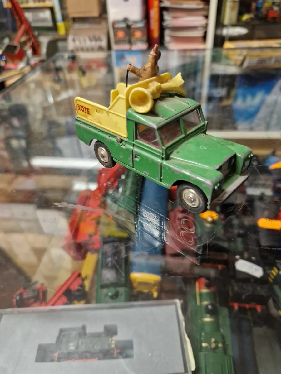 Corgi Publicity Landrover - Image 2