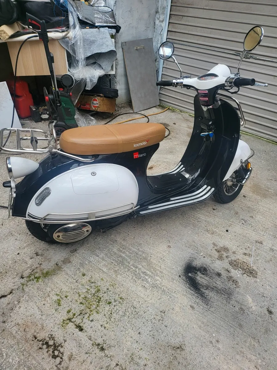 182 lexmoto milano retro scooter 125cc  4 stroke - Image 1