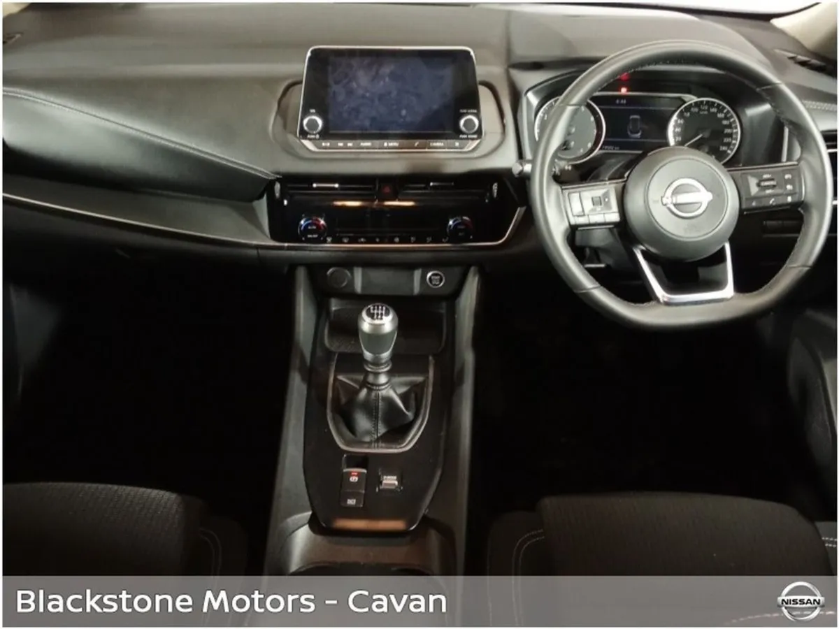 Nissan QASHQAI 1.3 PET Mild Hybrid SV - Image 2