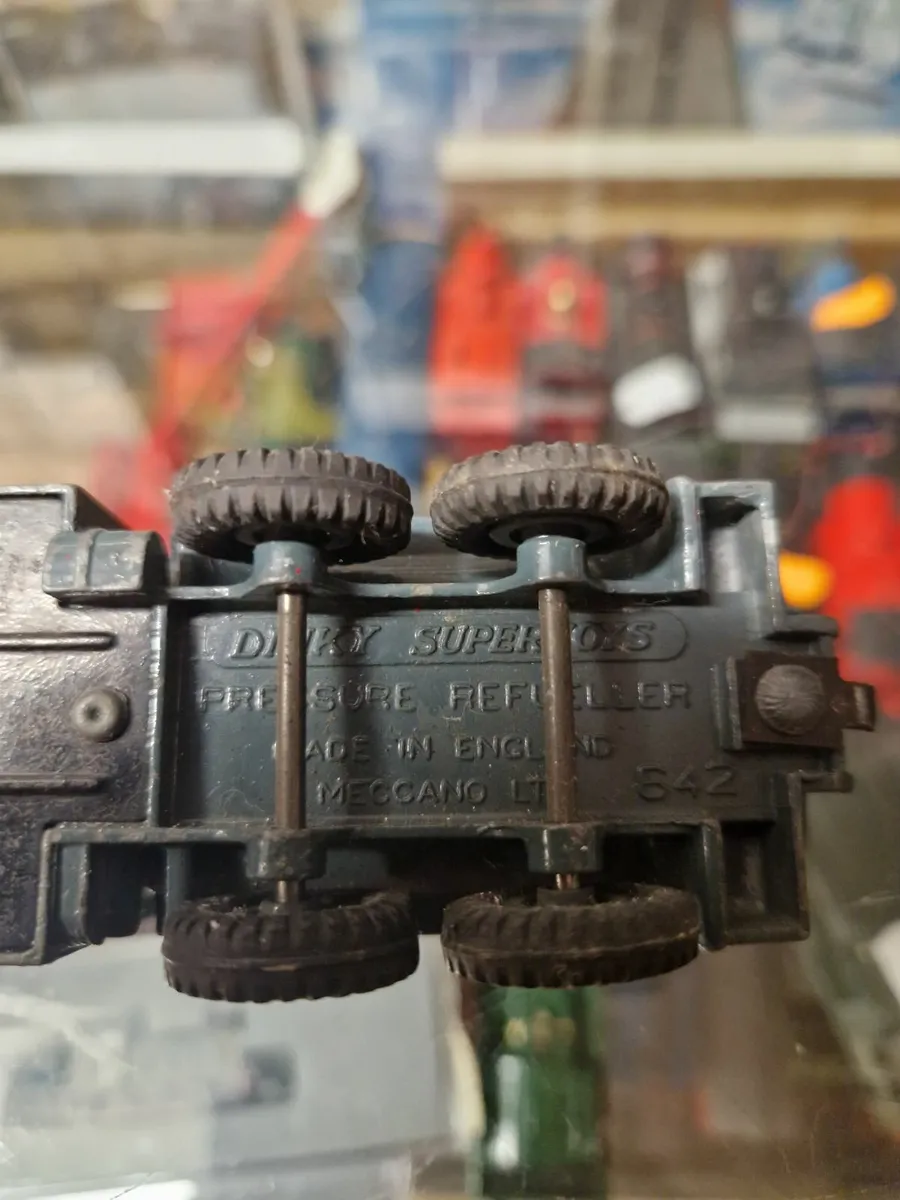 Dinky 1960's RAF Refueling Tanker - Image 2