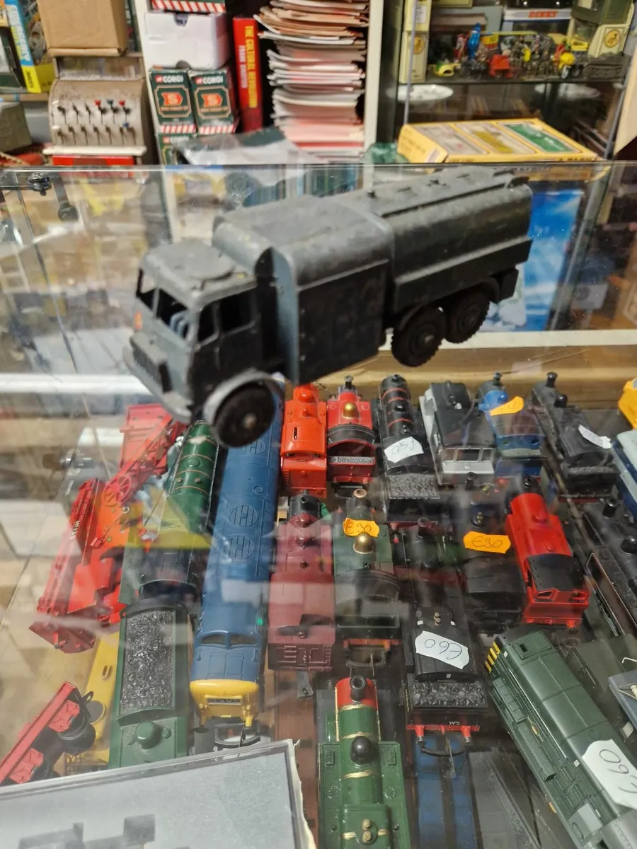 Dinky 1960's RAF Refueling Tanker - Image 3