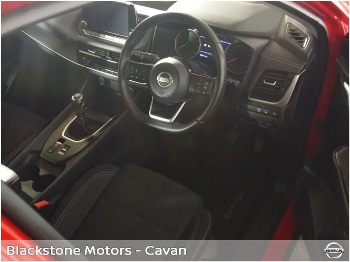 Nissan QASHQAI 1.3 PET Mild Hybrid SV - Image 2