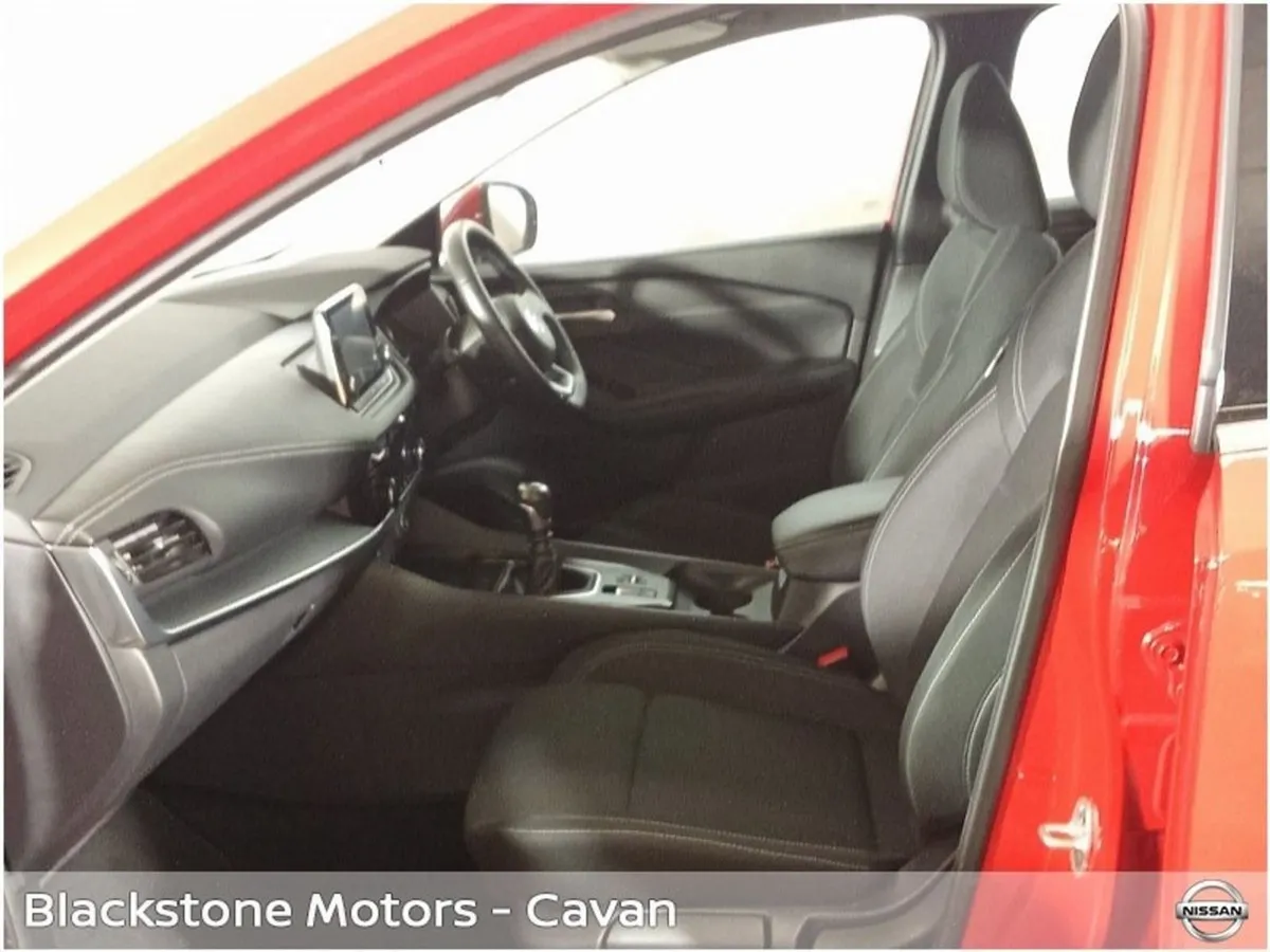 Nissan QASHQAI 1.3 PET Mild Hybrid SV - Image 4