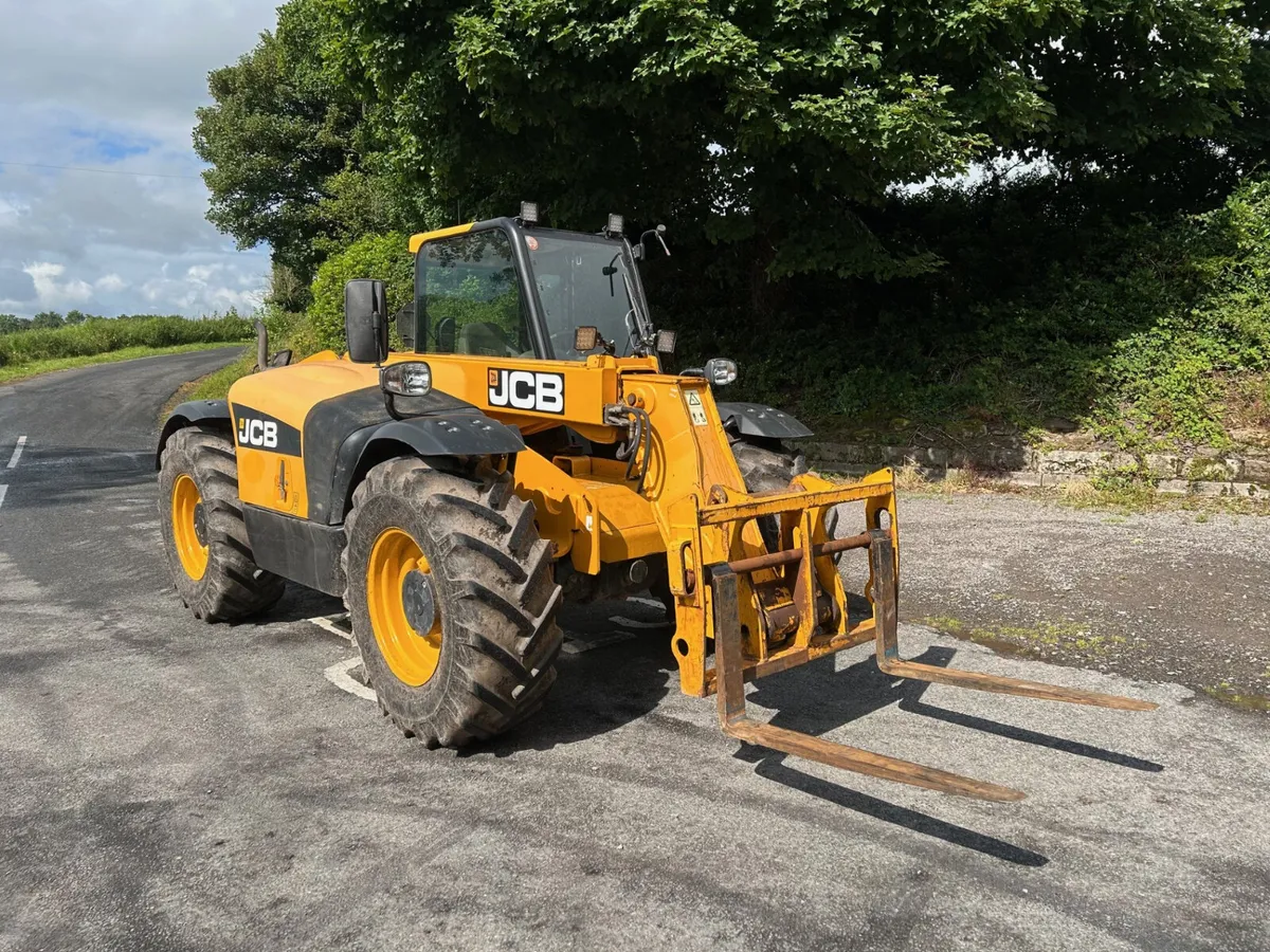 2010 JCB 526-56 Agri - Image 1