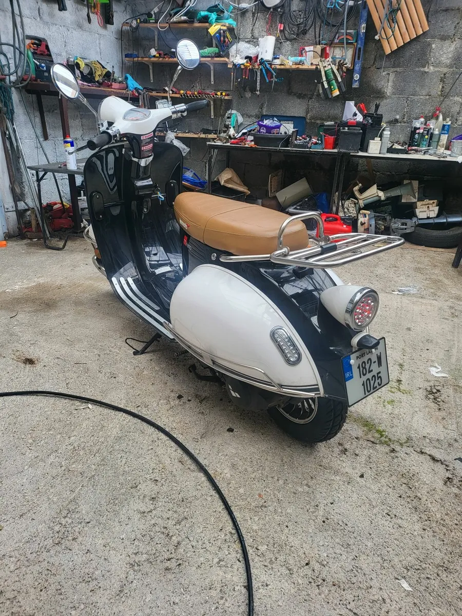 182 lexmoto milano retro scooter 125cc  4 stroke - Image 2