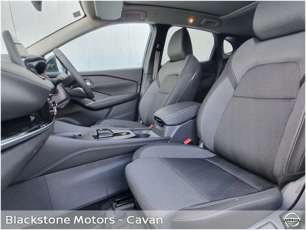 Nissan QASHQAI Nissan Epower SV Prem 2T GR RR 4DR - Image 4