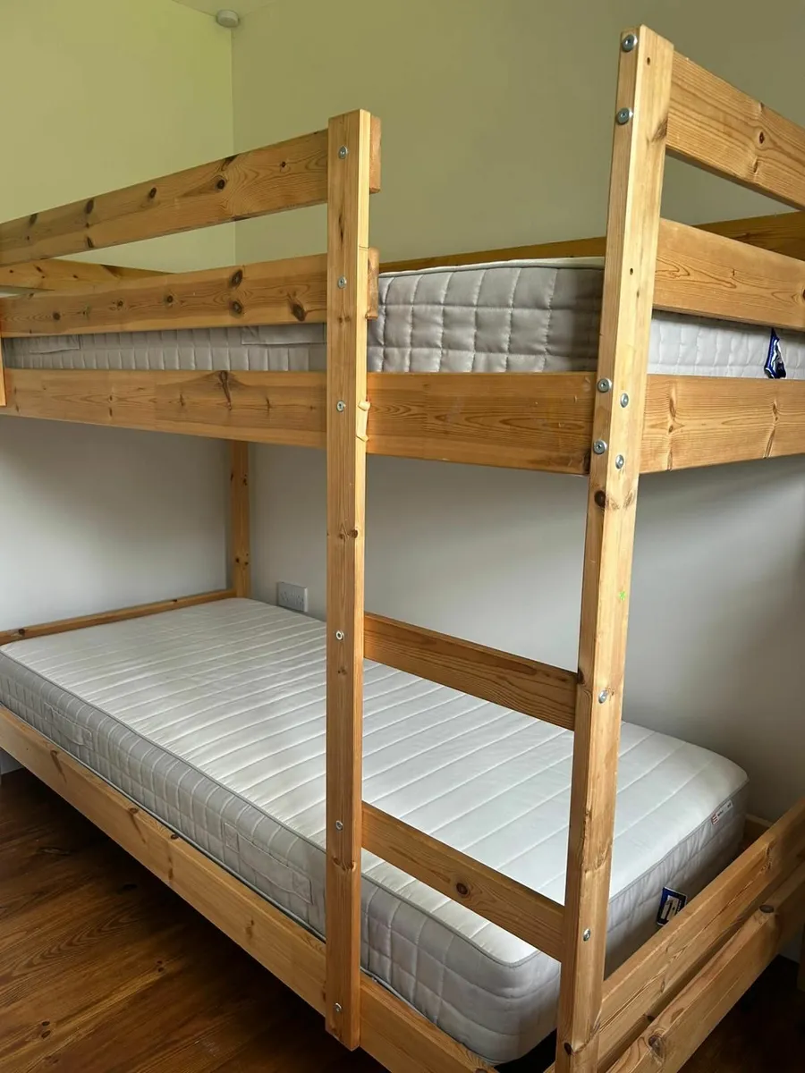 Bunk beds - Image 1