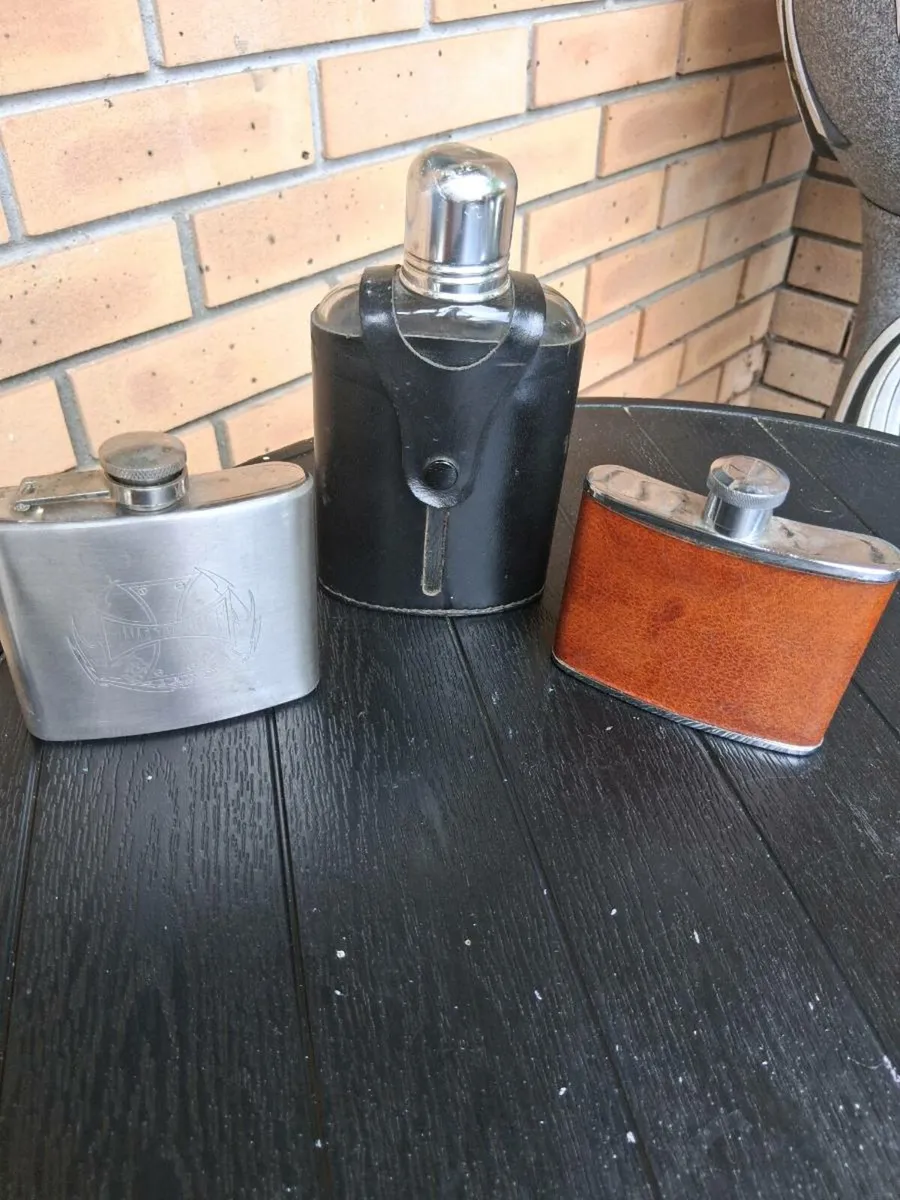 Hip Flasks - Image 1