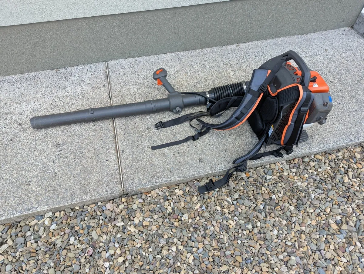 Leaf blower - Image 1