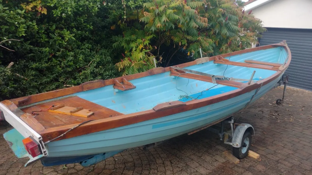 Lake Boat - Image 3