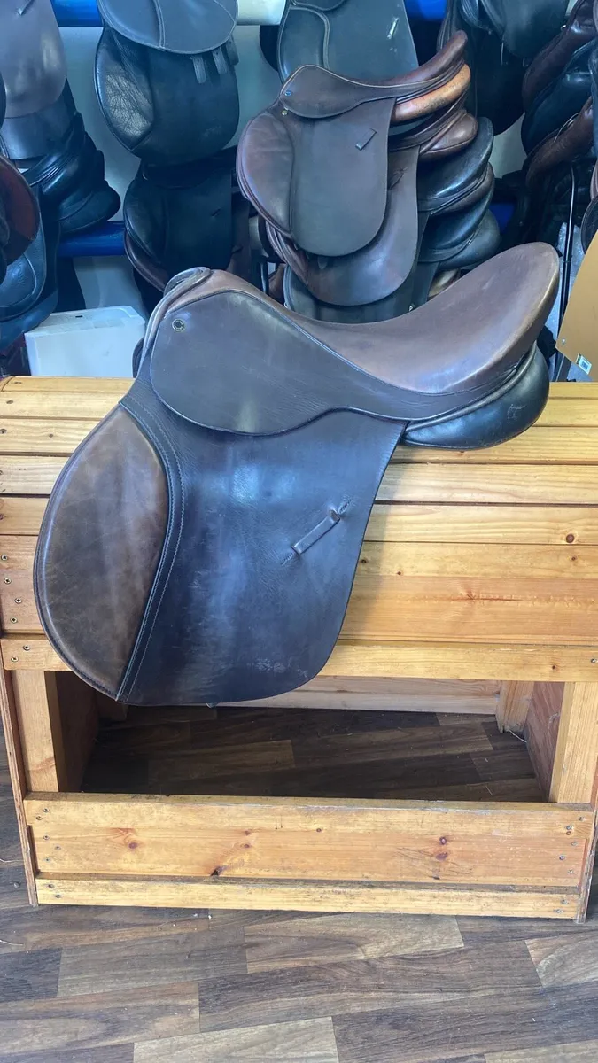 Black Country brown Leather saddle - Image 1