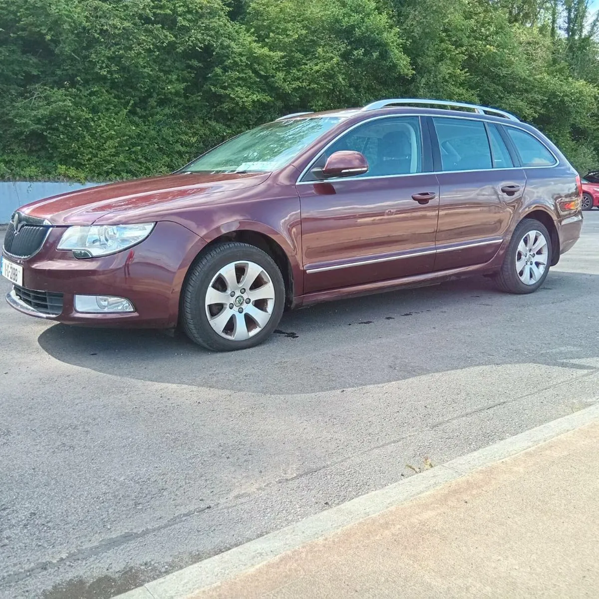 Skoda Superb Estate 2011 - Image 1