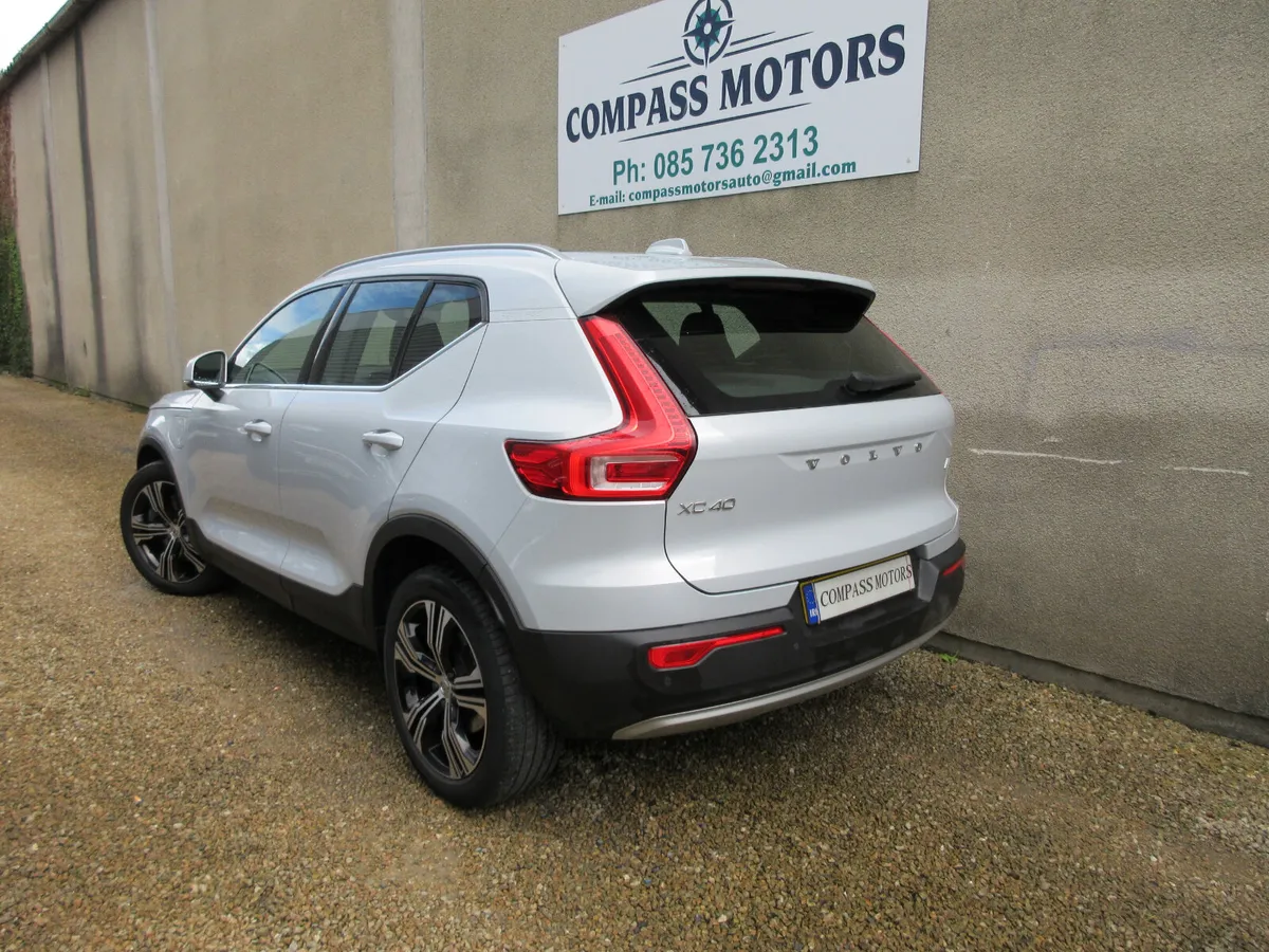 2021 Volvo XC40 1.5 HYBRID INSCRIPTION PRO T5 - Image 4