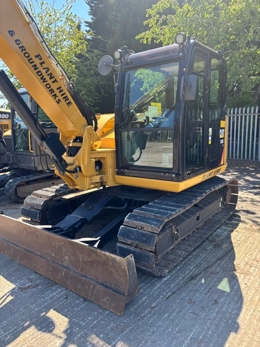 Excavator - Image 3