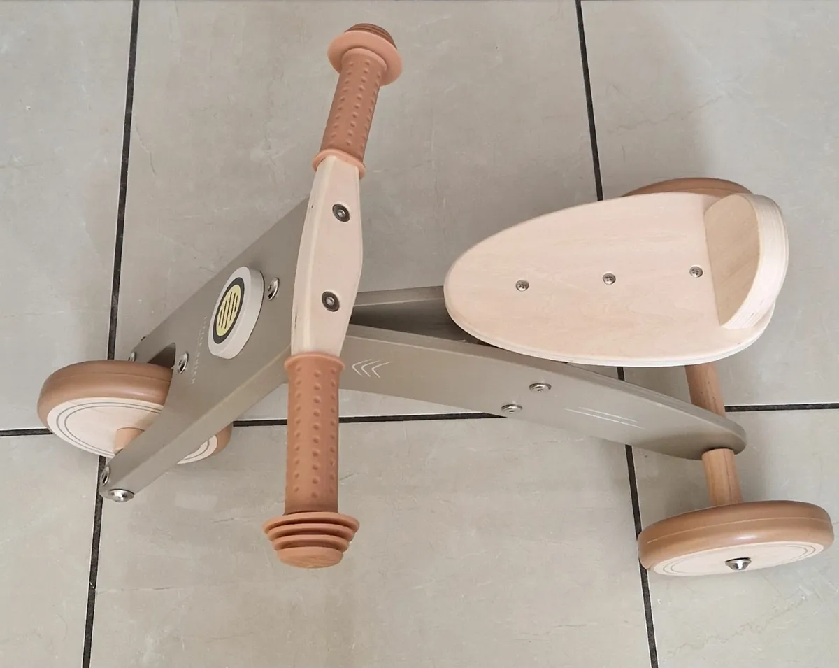 Little Dutch wooden tricycle - Image 2