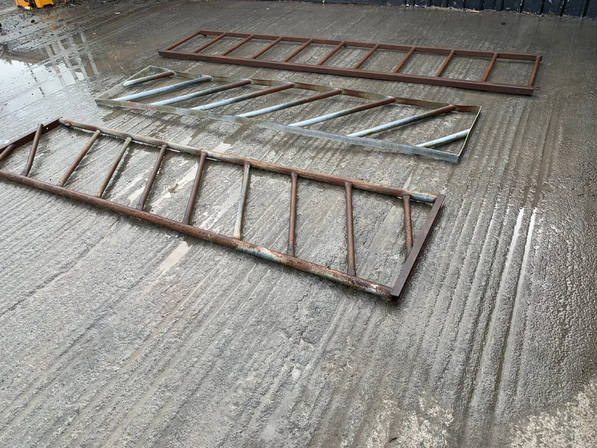 Selection of Feed Barriers (10ft–12ft) - Image 4