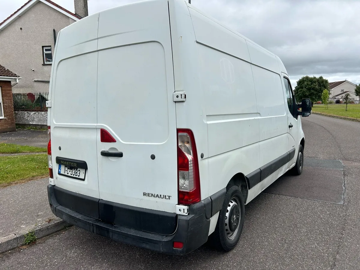 11 Renault master doe 11/25 - Image 2