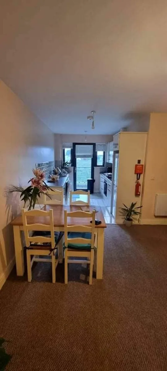 Room - Image 3