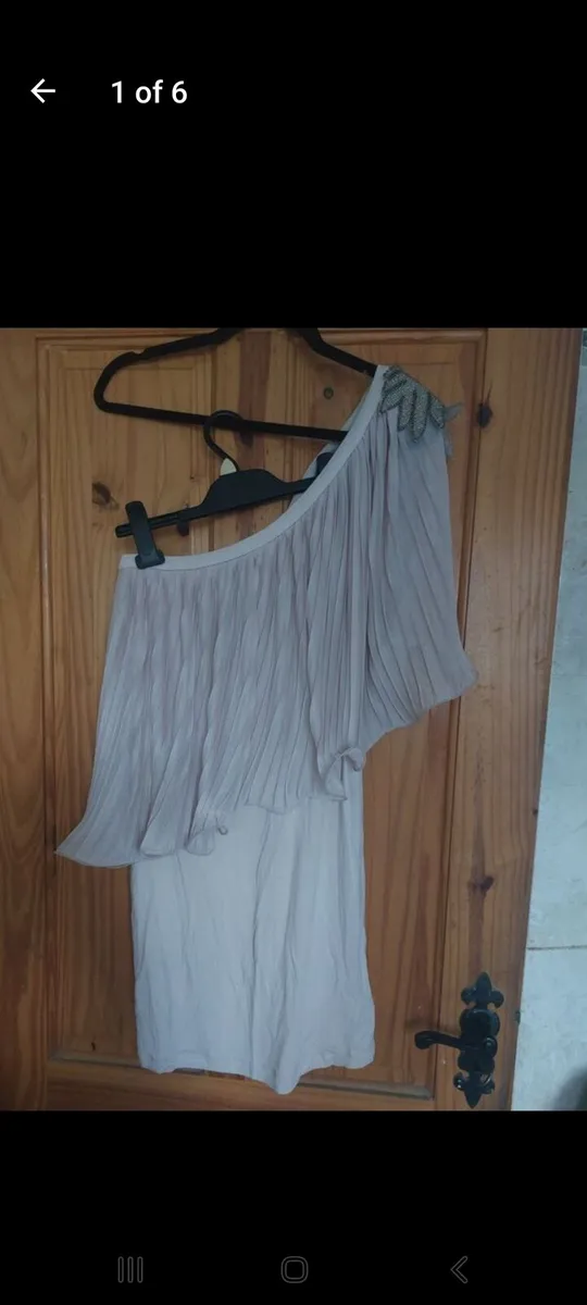 Lipsy one shoulder top with motif (free post) - Image 1