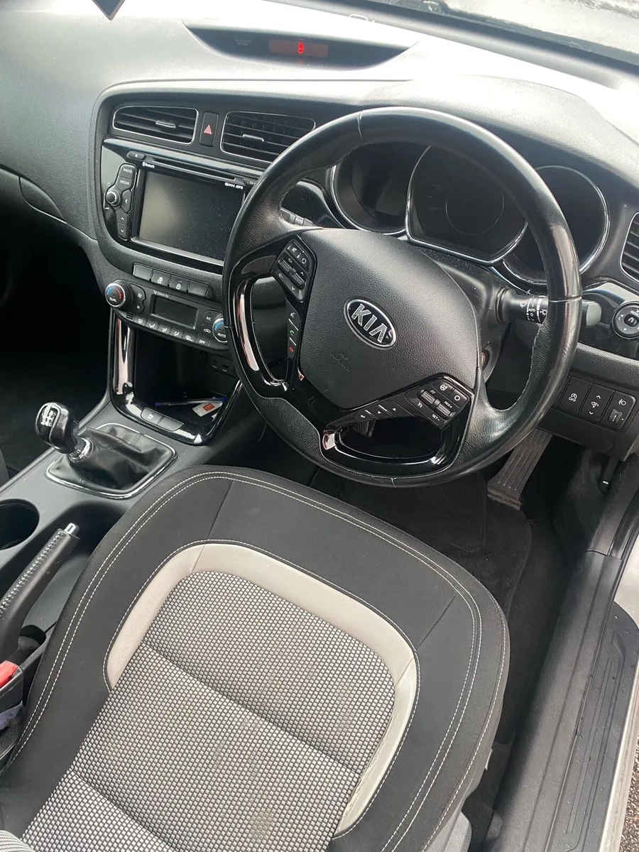 2013 Kia ceed CRDI 3 - Image 2