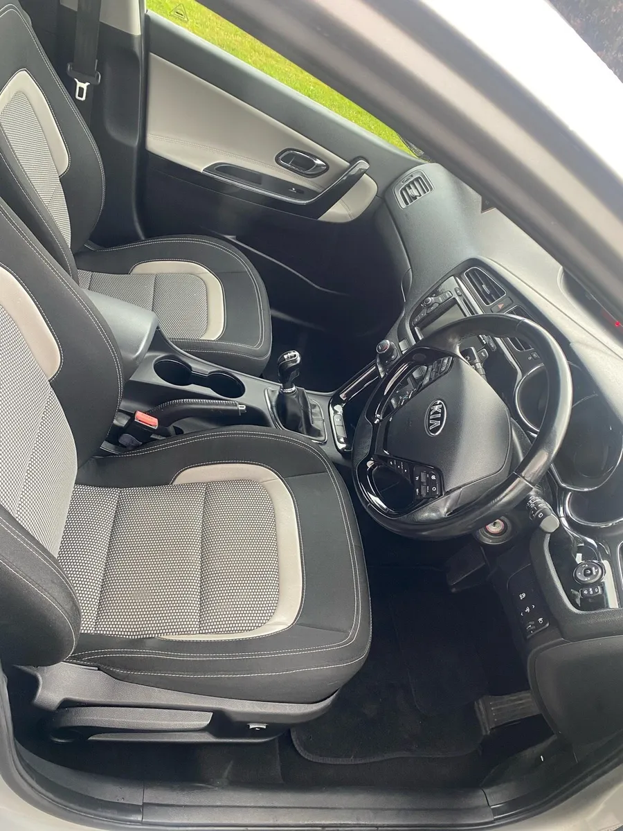 2013 Kia ceed CRDI 3 - Image 3