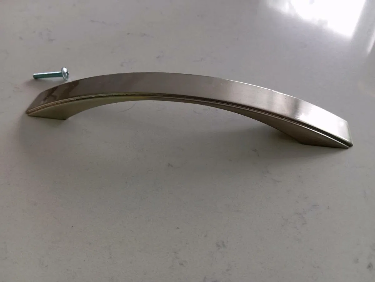 Chrome kitchen handles - Image 3