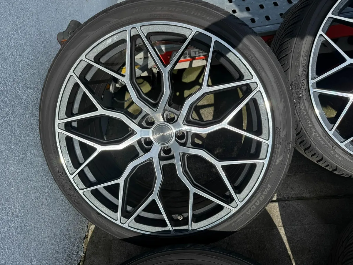 23" Riviera RF108 Wheels - Image 3