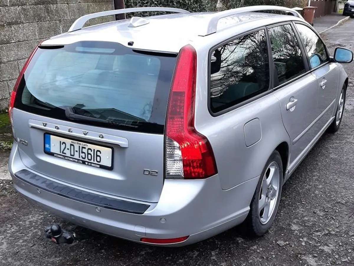 2012 Volvo V50 - Image 2