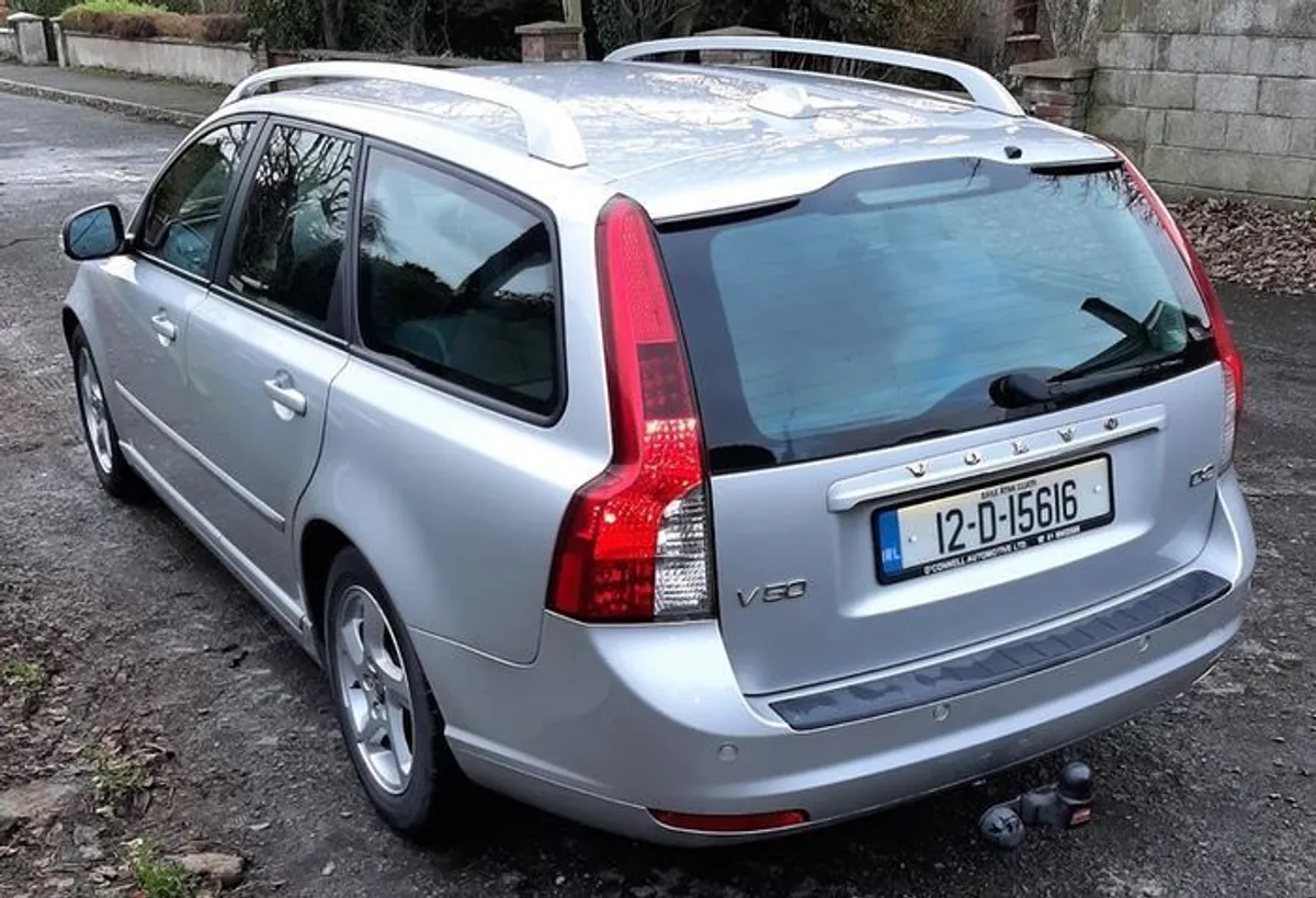 2012 Volvo V50 - Image 3