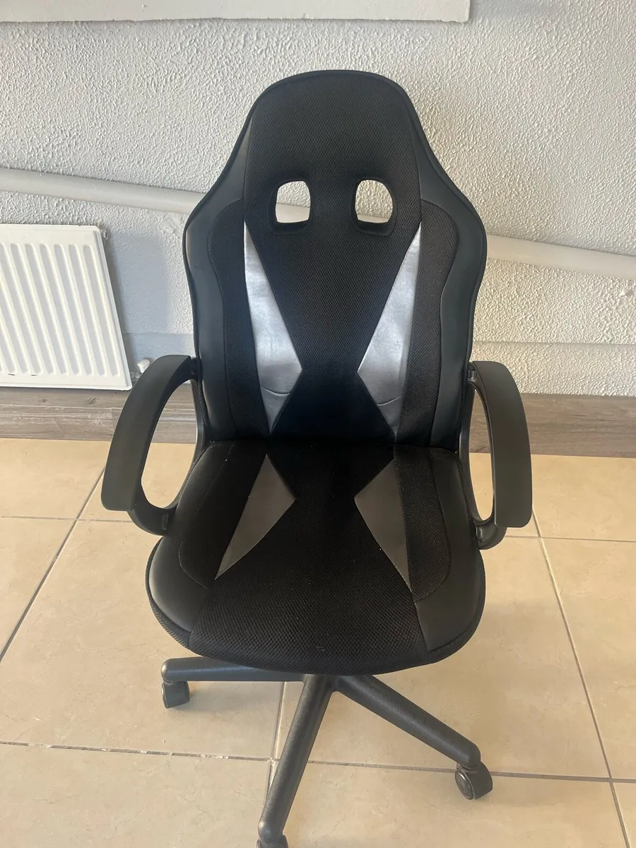 Office chair - Image 1