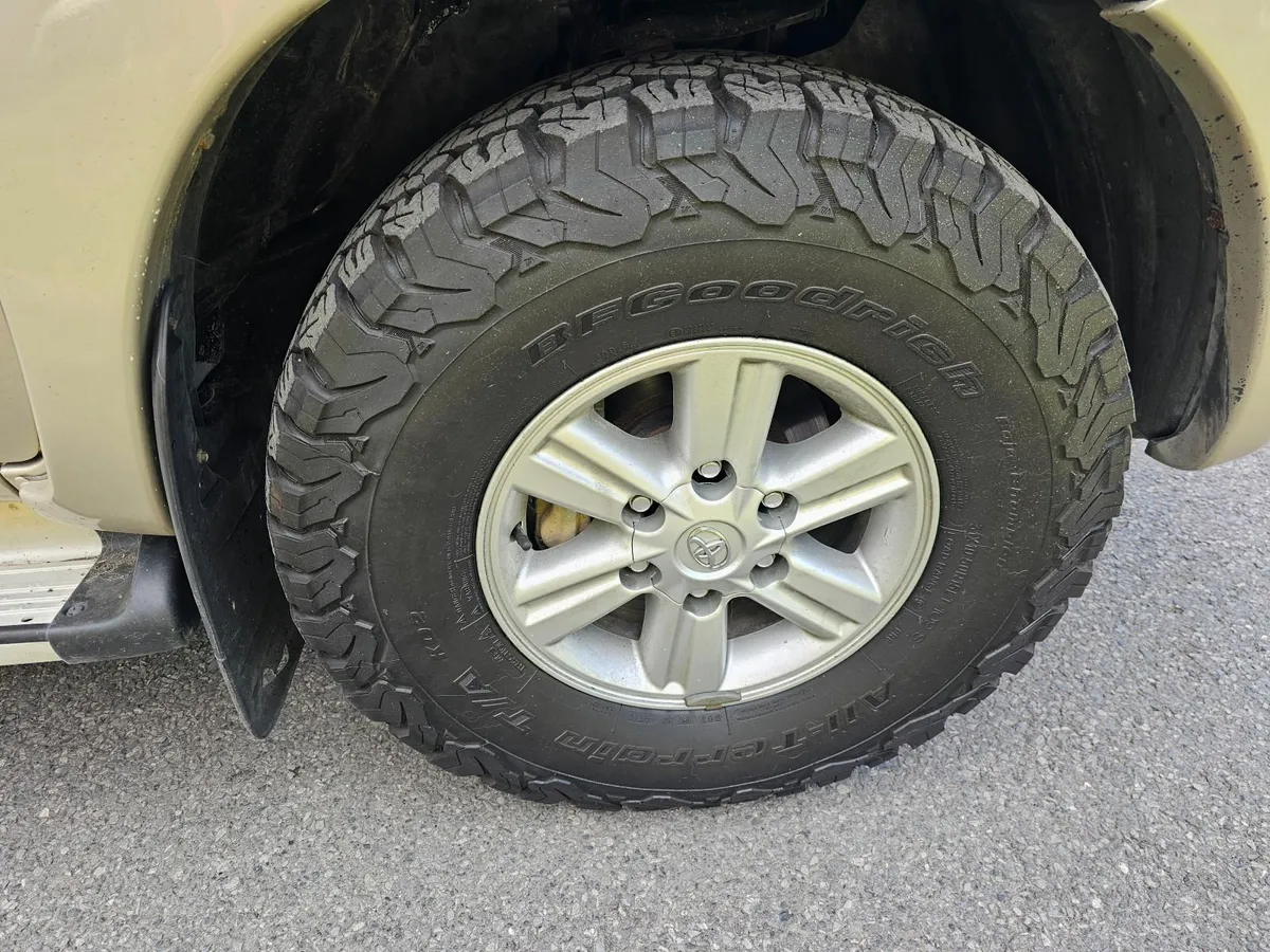 Toyota Hilux 2015 Automatic - Image 4