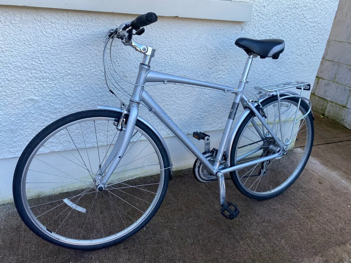 Like new Giant CSR4 Large hybrid 28 inch - Image 3