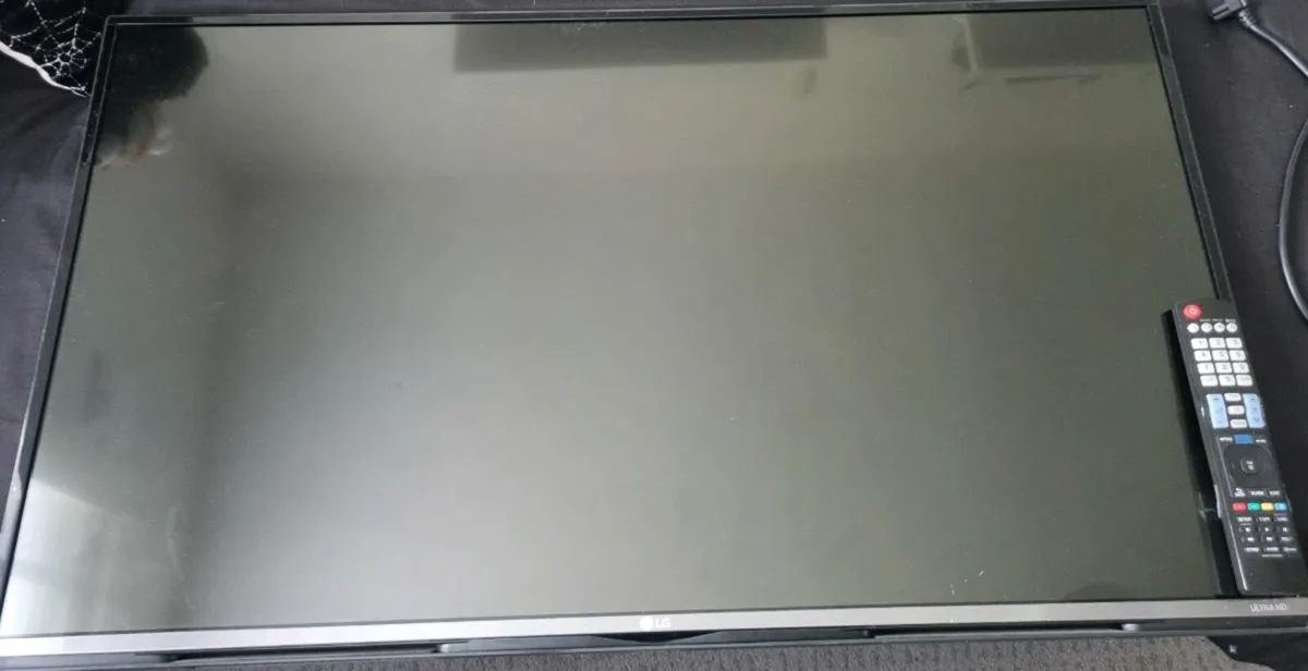 LG 43 Inch HD TV - Image 3
