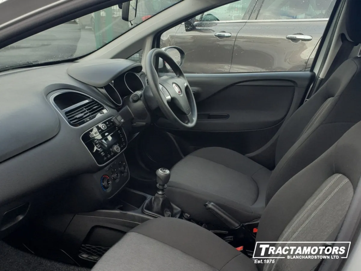 Fiat Punto EASY 1.2 8V 69BHP 4DR - Image 4