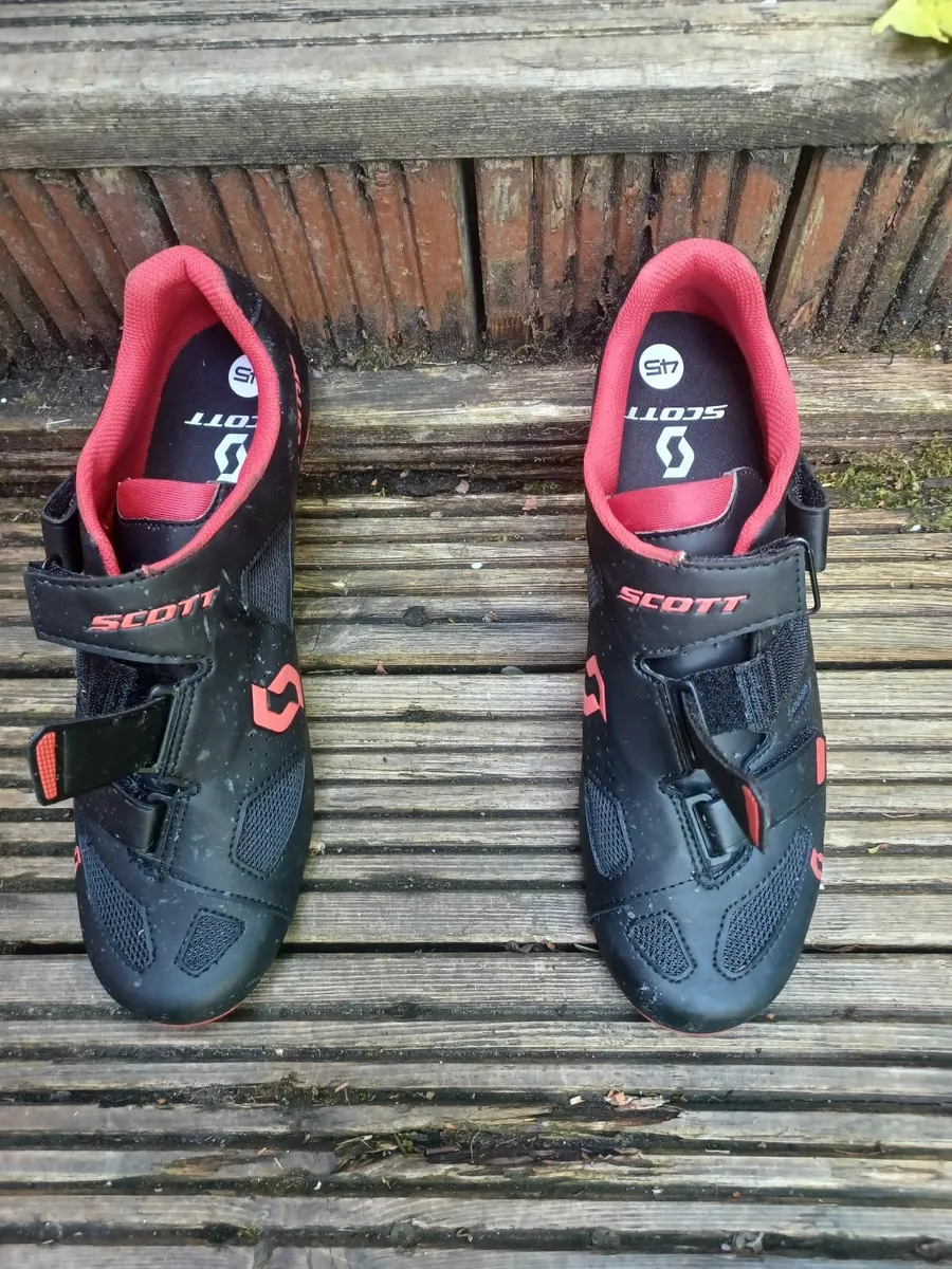 Cycling shoes