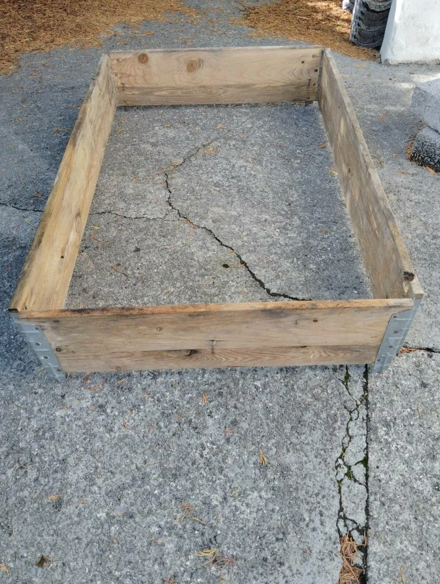 Flower Box. - Image 1