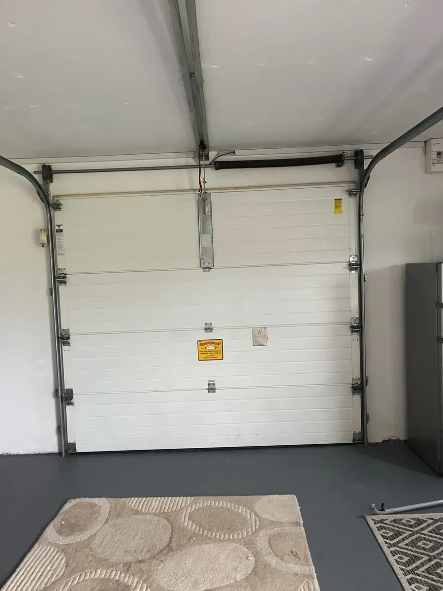 Electric garage door - Image 3