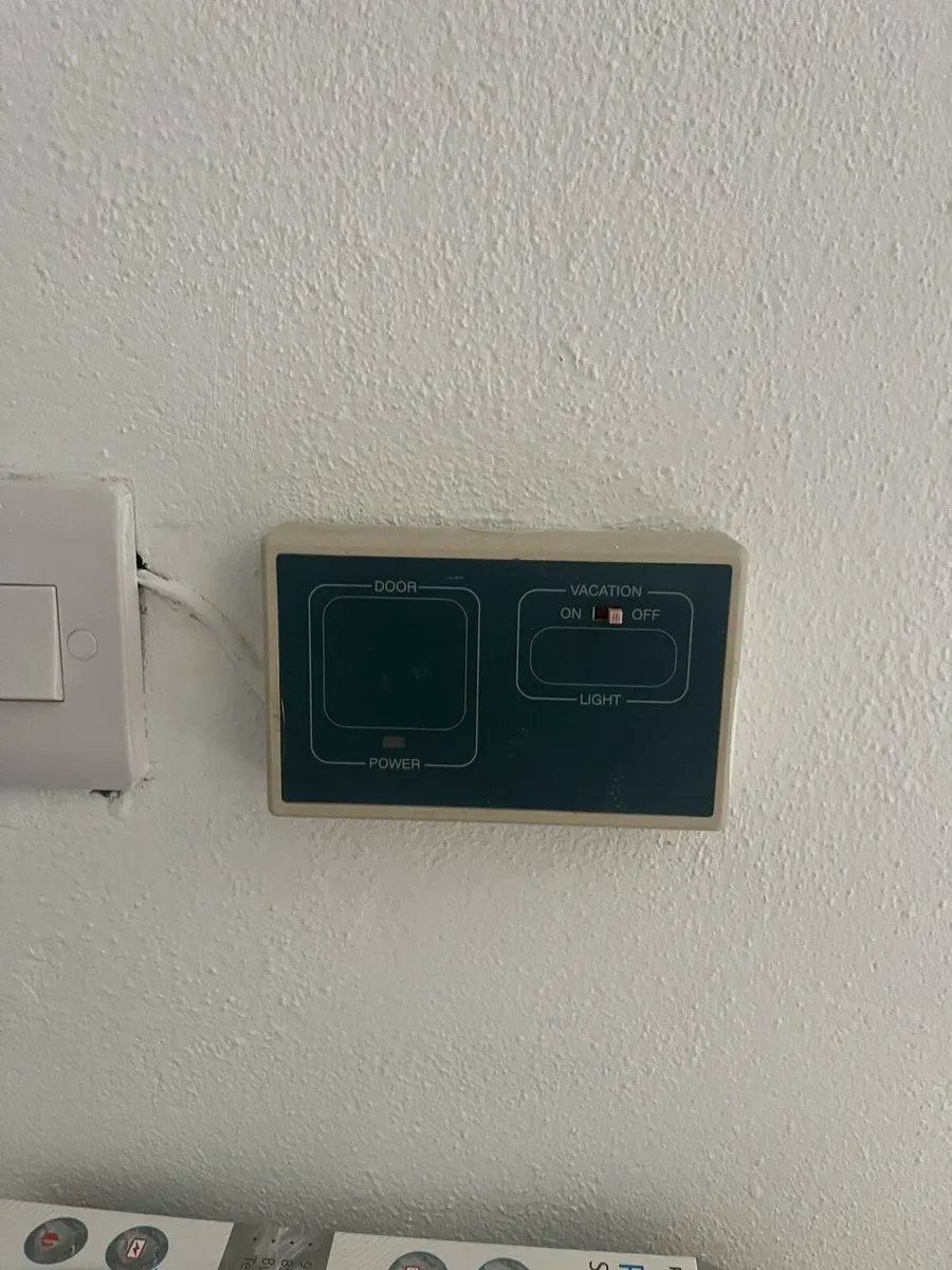 Electric garage door - Image 4