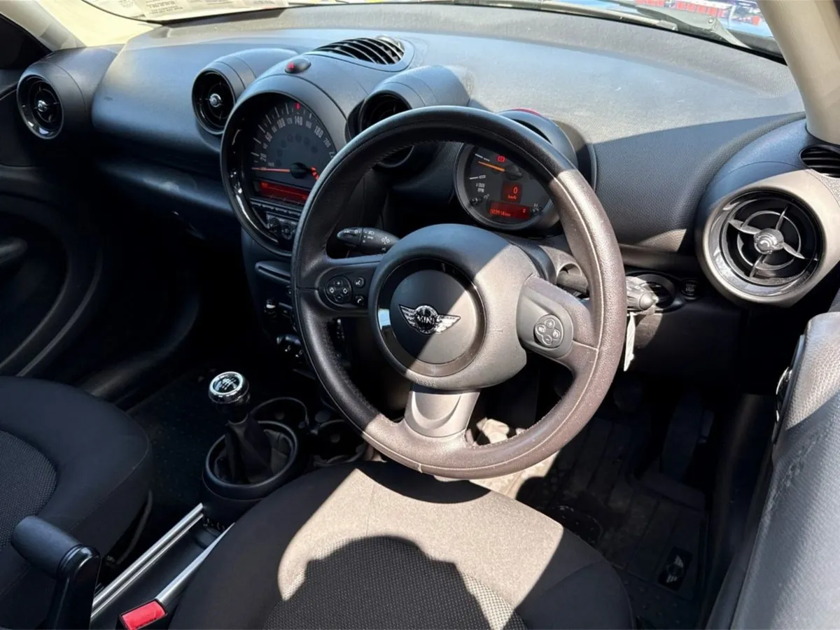 MINI COUNTRYMAN One D - Image 4